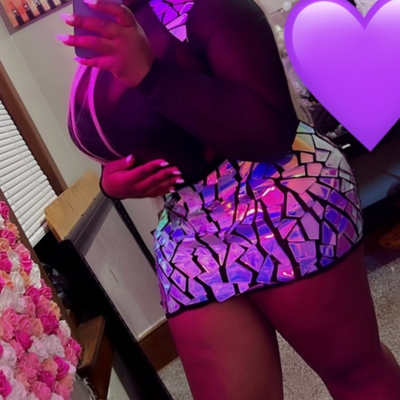 2 pc metallic Posh By V mesh set. - Picture 3 of 3